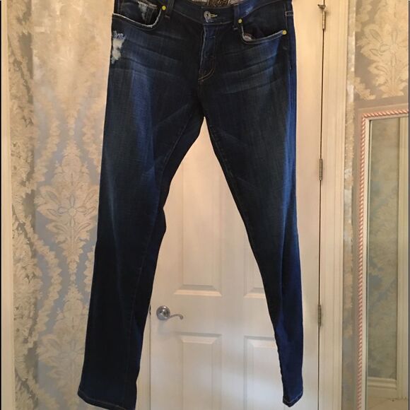 LIGHTLY DESTRESSED Denim  - Picture 1 of 8